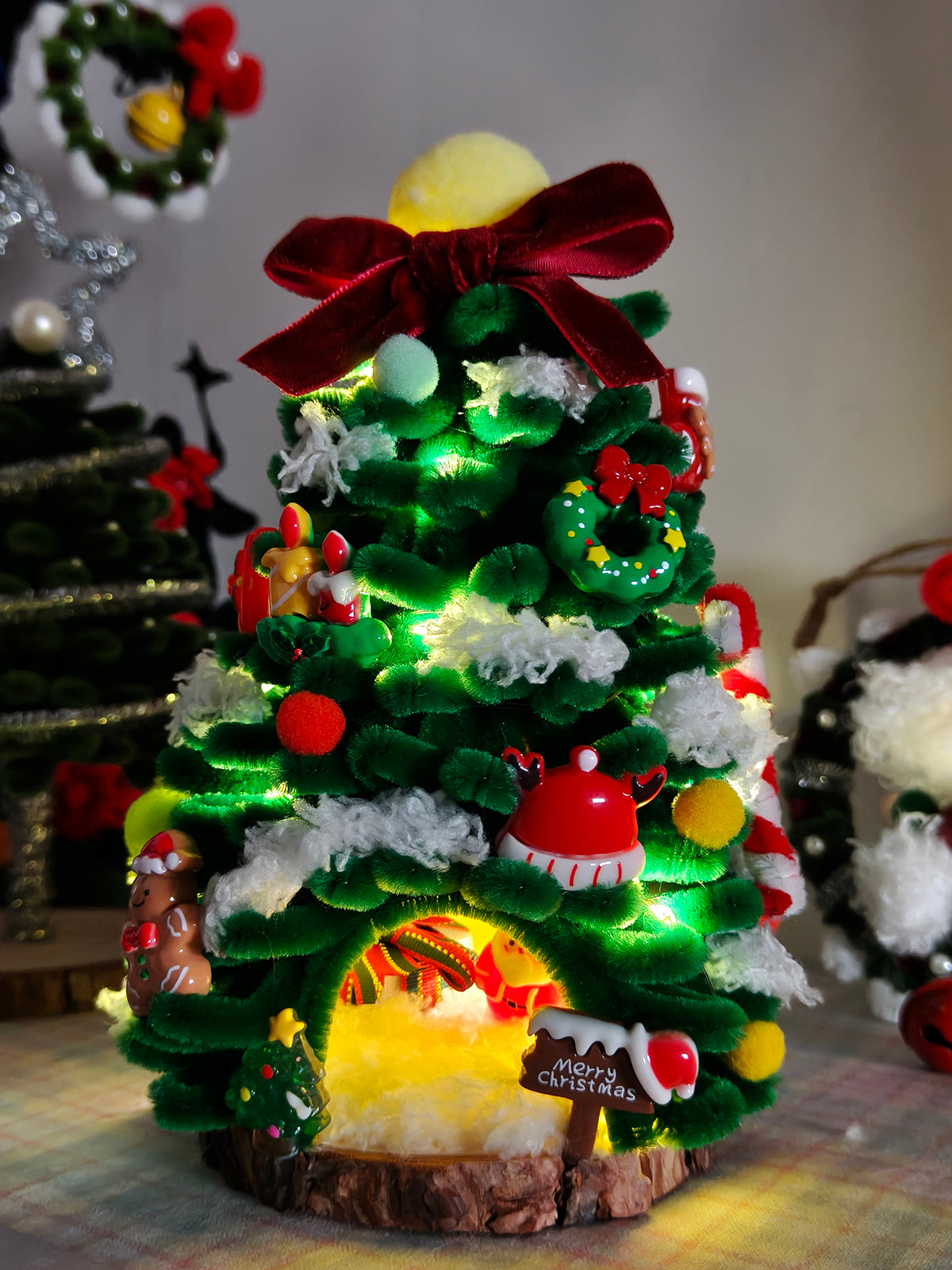 Pipe Cleaner Christmas Snow House