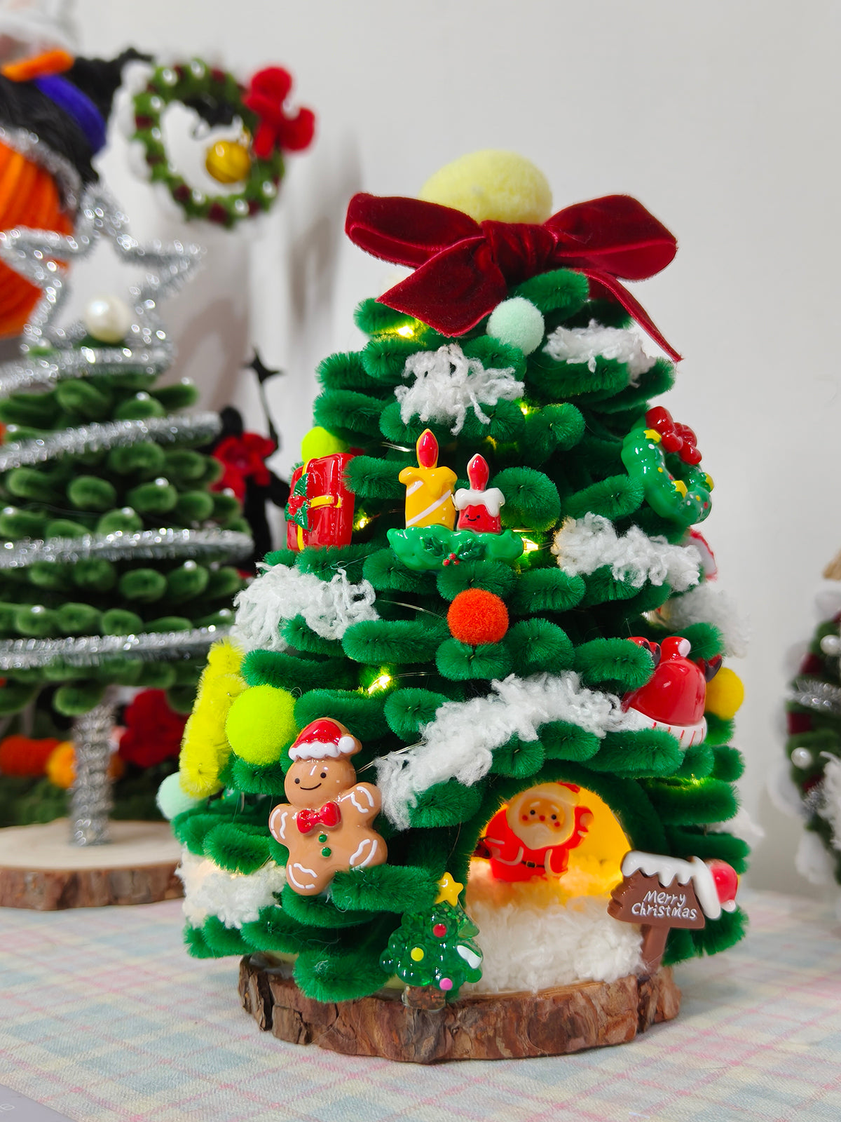 Pipe Cleaner Christmas Snow House