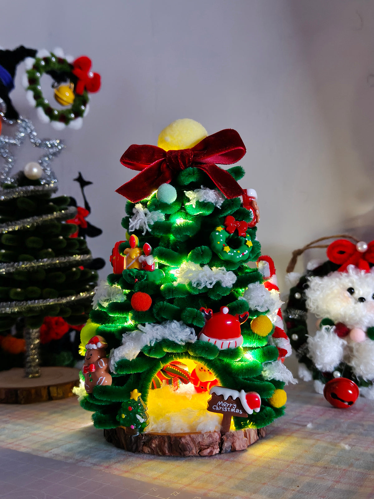 Pipe Cleaner Christmas Snow House